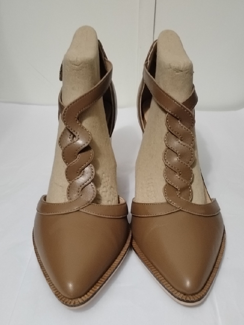 Coutigo Women's‎ 11 Pointed Toe Ankle-Strap Flats Chunky Heel in Brown